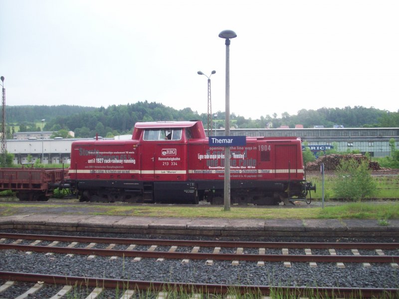 Lok der Rennsteigbahn im Bahnhof Themar. 21.05.09