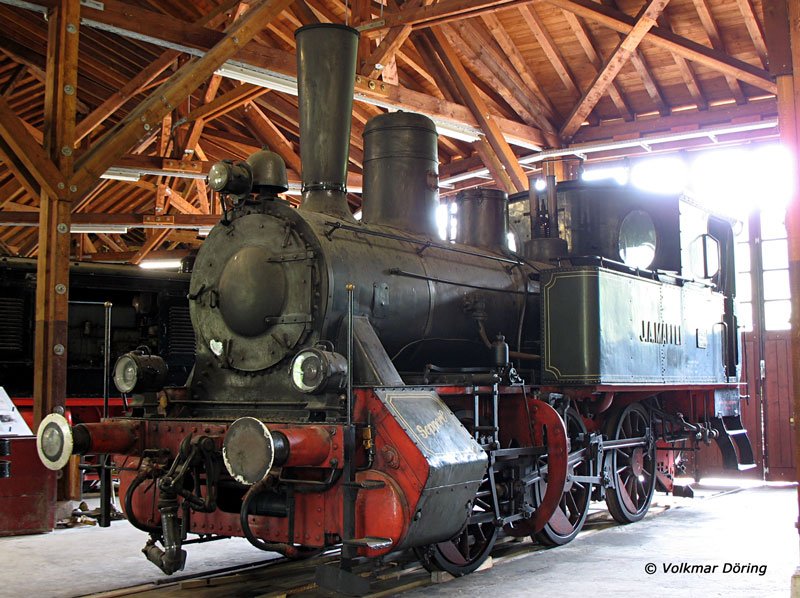 Lok  Sepper´l , J.A. Maffei, Baujahr 1902, Nr. 2312, 300 PS, 42km/h; letzter Einsatz: 1981 Aschaffenburger Zellstoffwerke A.G. Werk Redenfelden.  - Bayerisch Eisenstein, 09.06.2006
