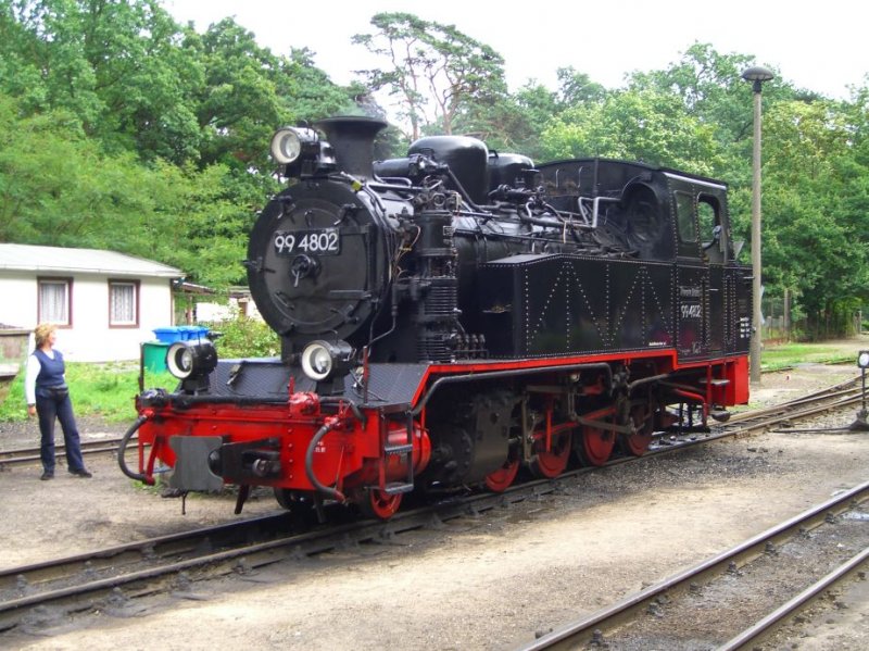 Lokomotive 99 4802 beim Umsetzen im Bahnhof Ghren. (04.06.2006)