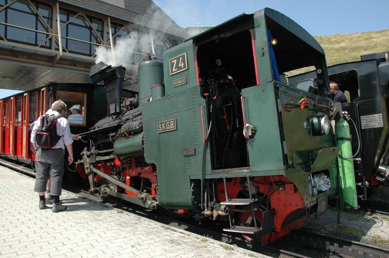 Lokomotive Z4 der SKGB in der Station Schafbergspitze am 5.8.2007