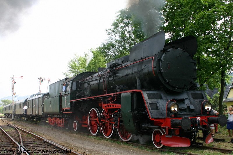 Lokparade: Ol49-100 + 25D49-19 in Rabka-Zaryte am 29.07.2006