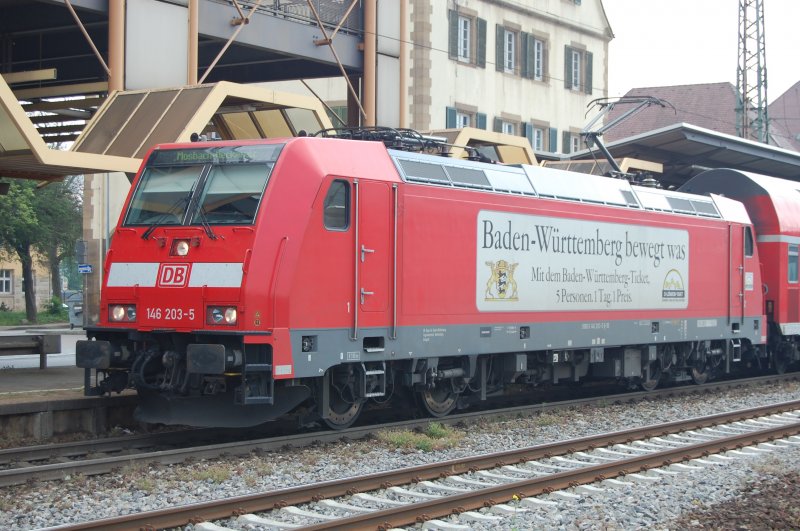 Lokportrait von 146 203-5 beim Halt am 1.5.2009 in Plochingen.