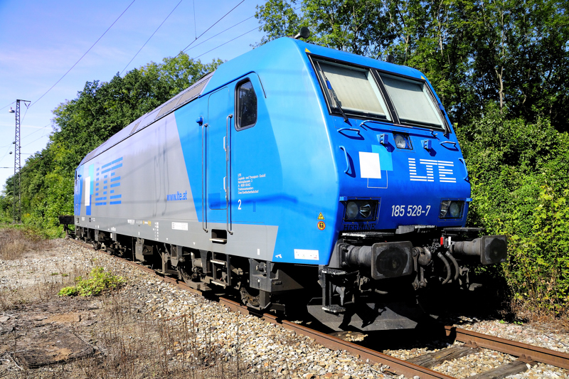 Lokportrait von 185 528-7 LTE. (Neuoffingen, 31.08.09).