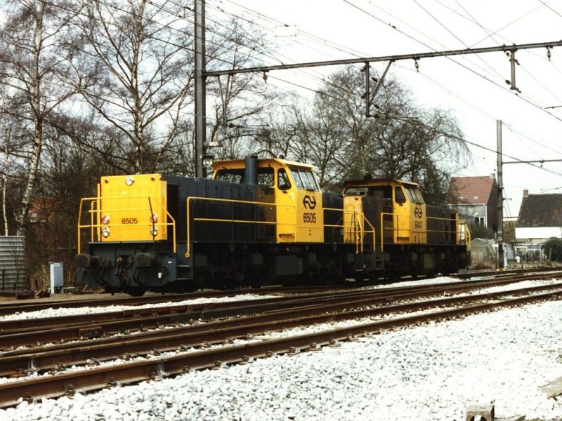 Loks 6505 und 6447 in Essen (Belgien) am 3-4-1996.