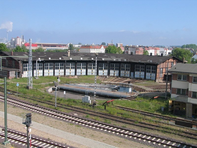 Lokschuppen und Drehscheibe von Wismar. 16.05.2008