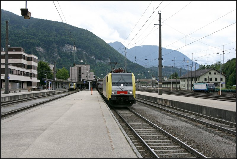 Loktreffen in Kufsteinam 28.06.07: Links im Bild wartet ES64U2-041 auf den  WINNER-EXPRESS  zum Brenner, E189 930RT wartet auf Grn und die 9183 0 412 020-0 auf einen Stahlzug aus dem Norden.