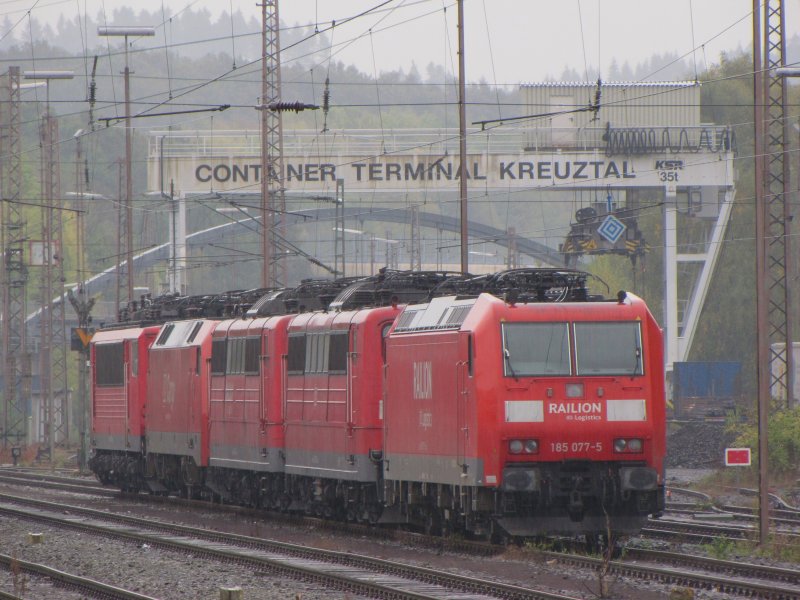 Lokversammlung am 5.10.09 in Kreuztal unter anderem mit 185 077 und 155 102.