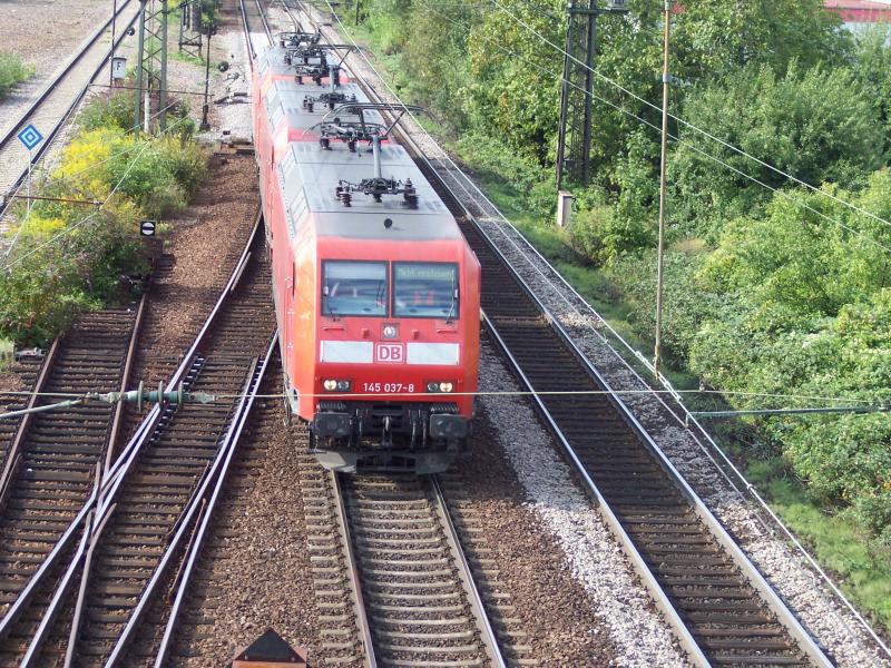 lokzug in Weinheim (Bergstr) 3mal Br 145 vorne 145 037 am 19.8.2005