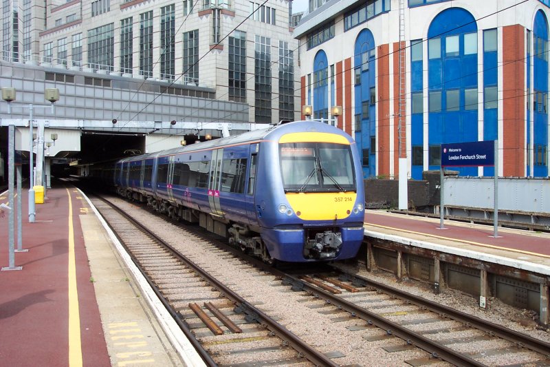 London, Fenchurch Street Station - gerade eingetroffener Class 357 Zug der c2c-Gesellschaft aus Shoeburyness.