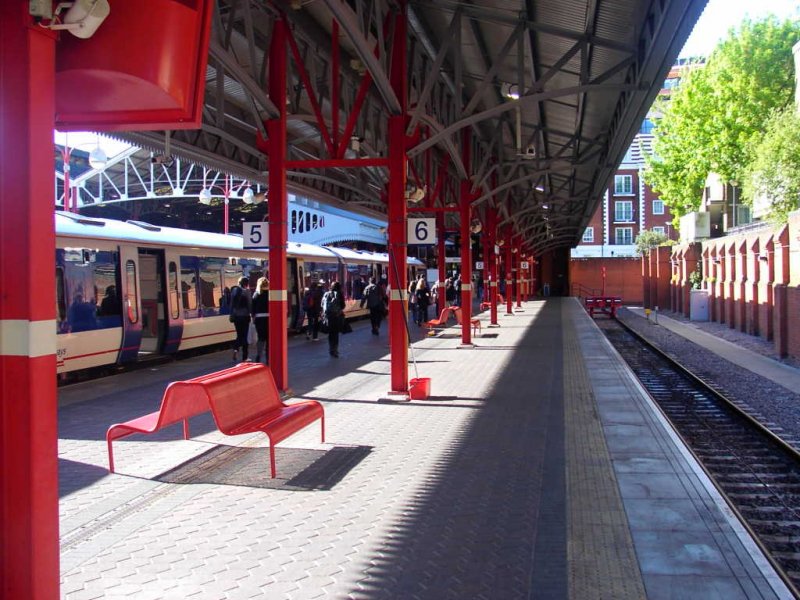 London Marylebone - Bahnsteig 5/6, Blick zum Bahnhofsgebude