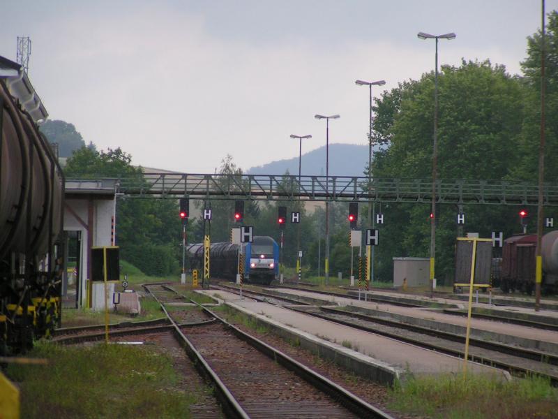 LTE 2016 603-3 mit Leerkohlenzug Richtung Simbach am 15.8.2005 Bhf RIED i.I
