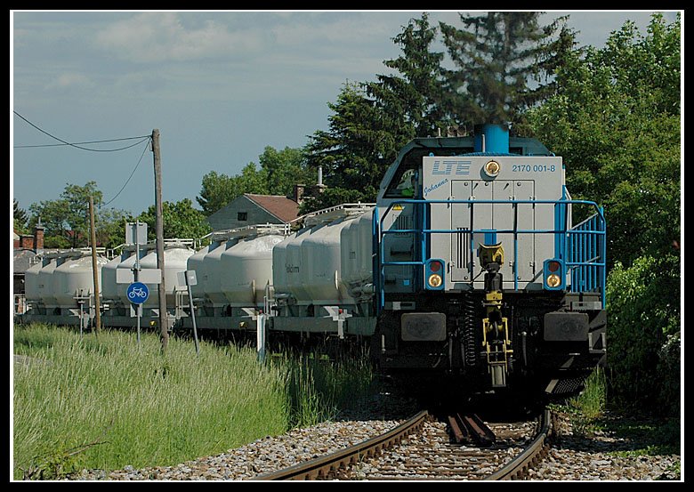 LTE 2170 001-8  Johanna  (Mak G 1700 BB) am 19.5.2006 bei ihrer BED 71395 von Liesing nach Waldmhle aufgenommen in Perchtoldsdorf. 