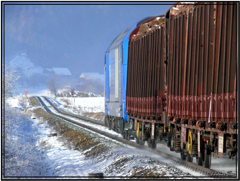 LTE Diesellok 2016 904 f�hrt mit einen Kurzholzzug von Knittelfeld nach P�ls.
Fotografiert in Fohnsdorf 27.12.2007