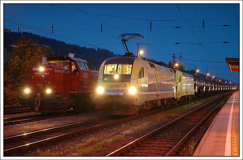 LTE Kesselleerwagenzug G 48431 von Gro� Schwechat nach Koper am 28.5.2008 bei der Ankunft in Kapfenberg. Daneben wartet GKB 1700.1, welche in weiterer Folge die letzten 18 Waggons dieses Zuges nach Graz brachte.