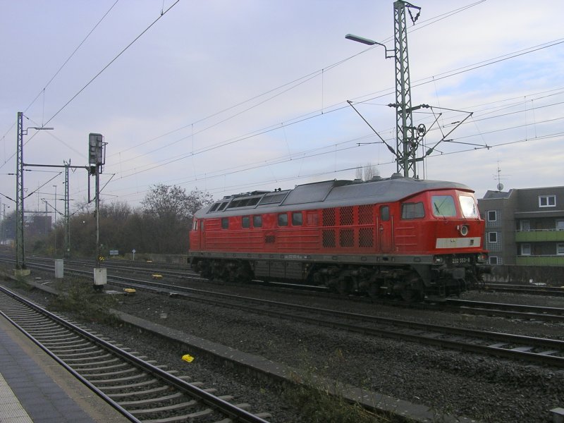 Ludmilla 232 553-8,Durchfahrt Gelsenkirchen Hbf.,nach Wanne Eickel in den Lokpark.(30.11.2008)