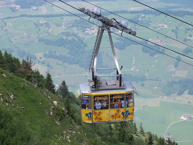 Luftseibahn Klte 714 m - Stanserhorn 1851 m am 01.07.2006 kurz vor der Bergstation.