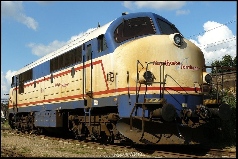 M 9 (ex. DSB MX 1041) der CFL Cargo Danmark ApS, wartet am 16.08.2008 in Padborg auf neue Aufgaben.