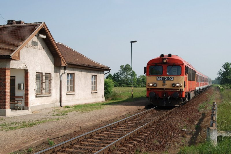 M41 2193 mit dem 9617 in Kemenespalfa (23.05.2007)
