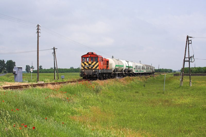 M44 518 wurde an einem Bahnbergang mit ihrem Unkrautspritzzug in der Nhe von Borsihalom erlegt.