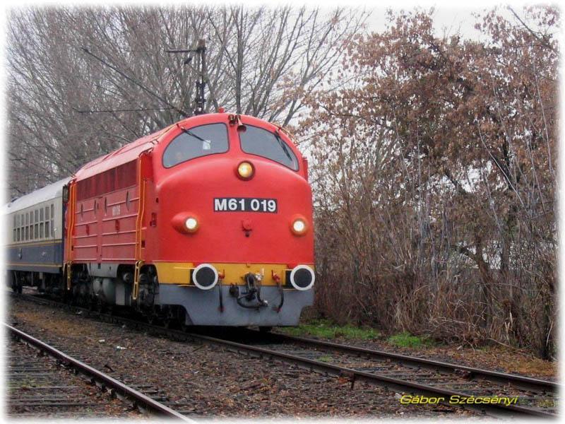 M61 019 bei Budapest-Rkosrendező am 03.12.2005.