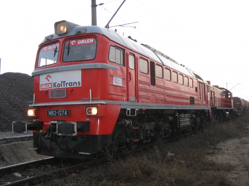 M62-1274 und TEM2-086 mit einem Kesselzug am 04.12.2008 in Warszawa Odolany C (WOC).