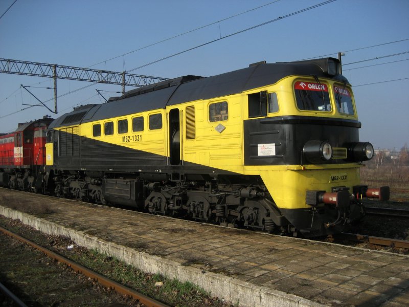 M62-1331 am 01.04.2009 in Płock Radziwie in Rckfahrt nach Płock PR. Letzte Tage dieser Lokomotive in ORLEN KolTrans.