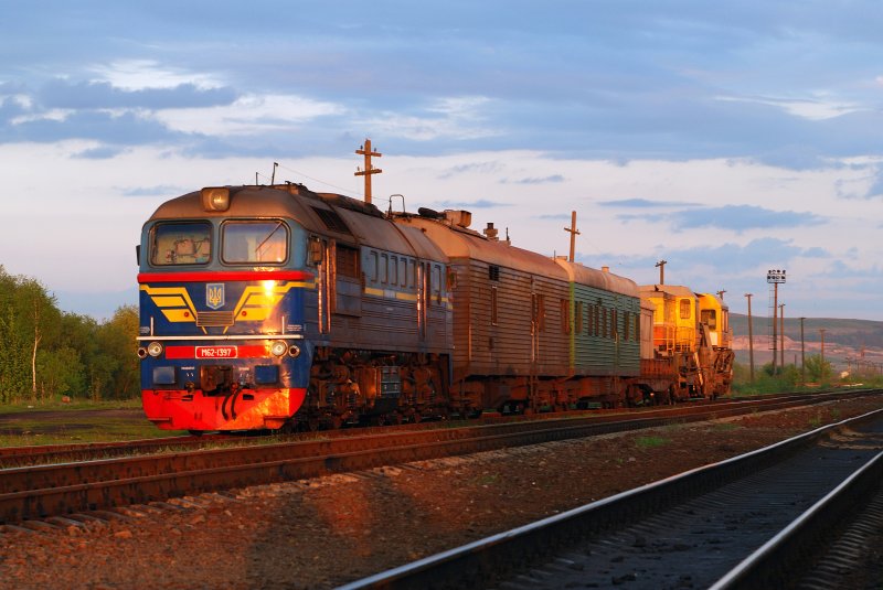 M62 - 1397 mit einem Bauzug in Galin (30.04.2008)