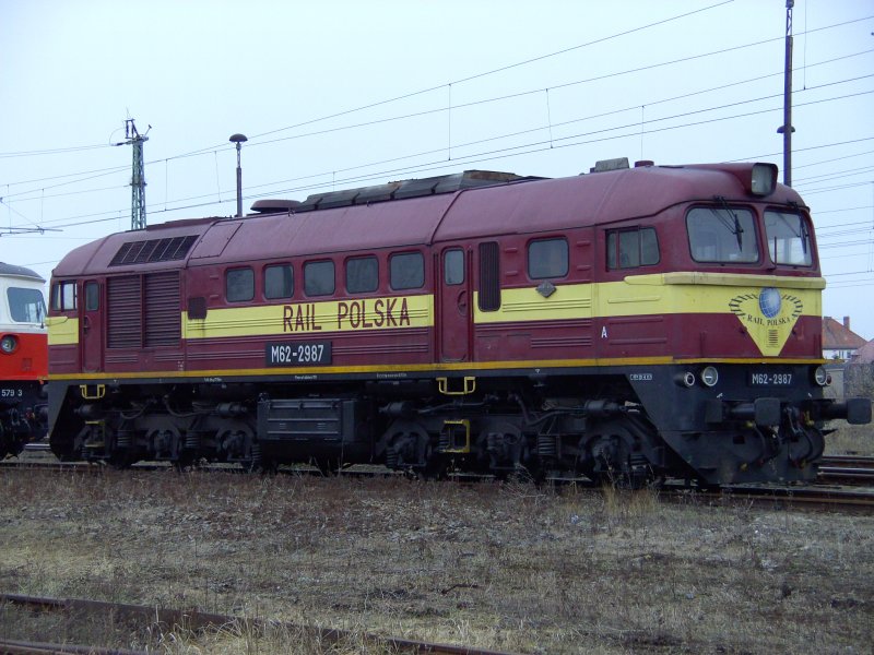 M62-2987 von Rail Polksa am 16.01.2008 im DB Bahnhof Guben