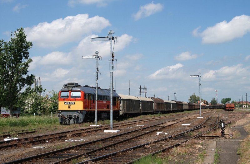 M62 322 in Vasoros Nameny (16.05.2007)