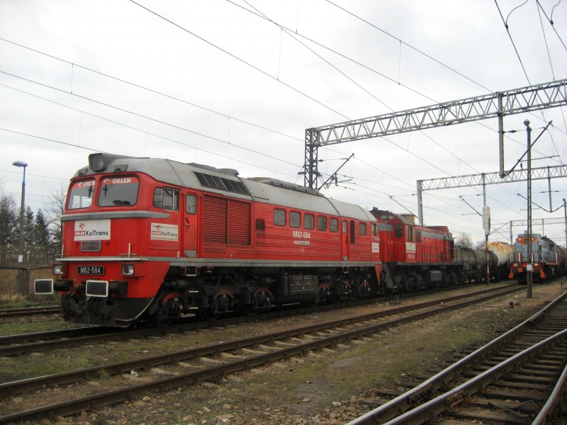 M62-584 und TEM2-119 mit einem Kesselzug aus Sokłka am 29.01.2009 in Płock Trzepowo.