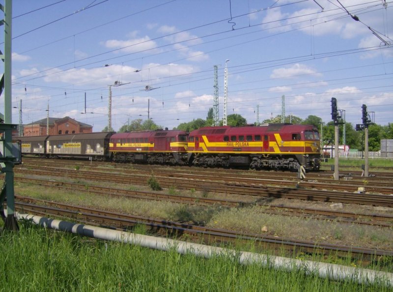 M62M 004 und M62-1532 am 08.05.2008 im Bahnhof Guben