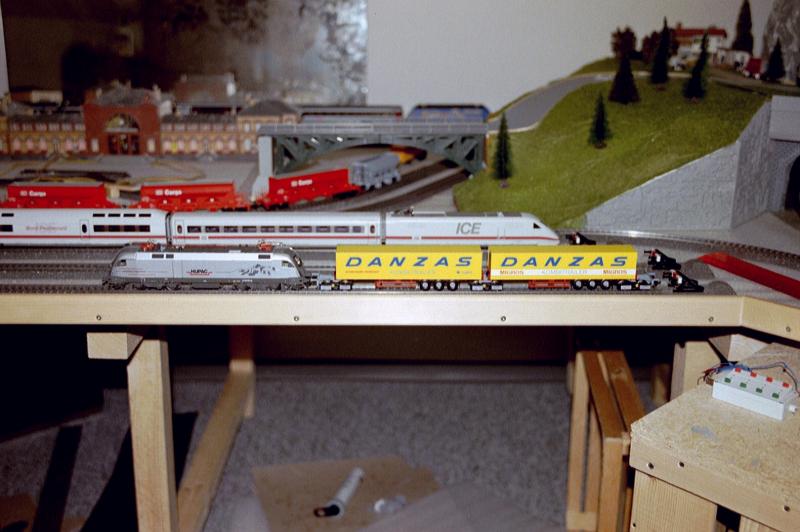 Mrklin. Die Private Hupac Taurus 1116 901-8. Die Lok hat ein C-Sinus Motor und hat die Artikelnumer 39357.