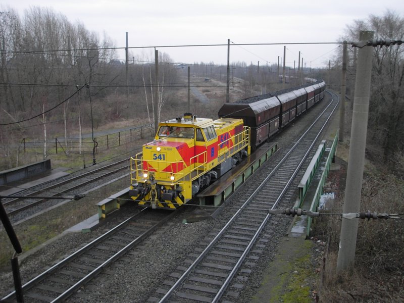 MAK G 1206 der Eisenbahn und Häfen in DuisburgMeiderich am 19.01.2003