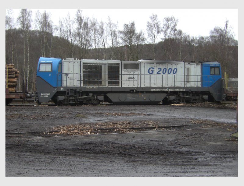 Mak V 1001033 der OHE wartet am 15.01.2008 mit einem beladenen Holzzug im Bahnhof Arnsberg.