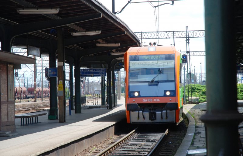 MALBORK (Woiwodschaft Pommern/Kreis Malbork), 19.06.2007, SA106-004 bei der Einfahrt in den Bahnhof Malbork