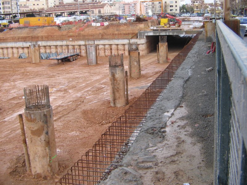 Mallorca/Palma,04.01.06,Bauarbeiten Bahnhof Palma,hier sieht man die Ausfahrt in Richtung Son Fuster.