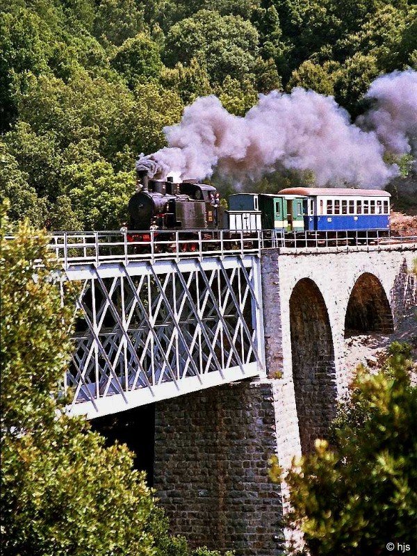 Mandas - Arbatax. FCS 400 berquert den Riu San Girolamo zwischen Ussassai und Seui (13. September 1989)