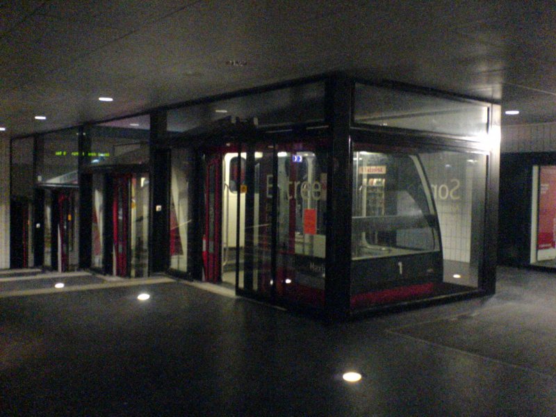 Maxime, die Kabine 1 des Neuchteller Funambule unterhalb des Bahnhofs Neuchtel. Das Funambule wurde ursprnglich fr die Expo02 gebaut. 