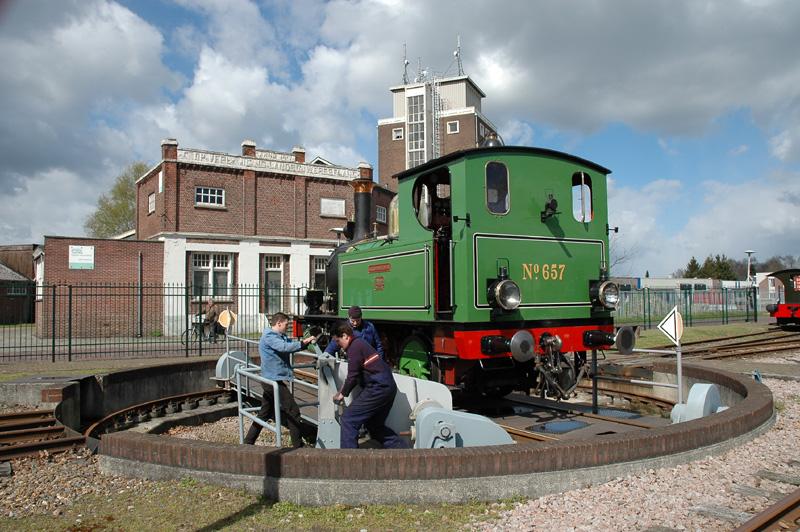 MBS Dampflok 657 auf der Drehscheibe in Haaksbergen (NL) 09.04.2005