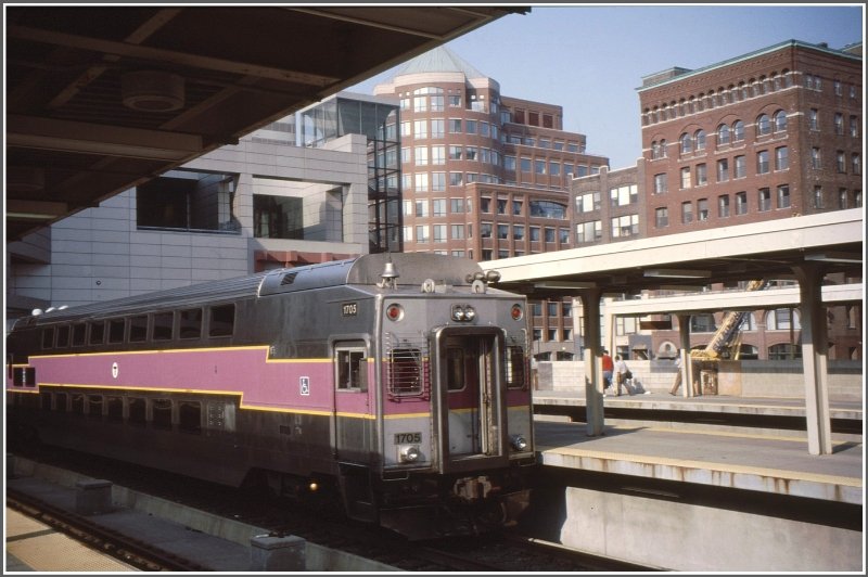 MBTA Cabcar 1705 in Boston South Station. (Archiv 07/1998)