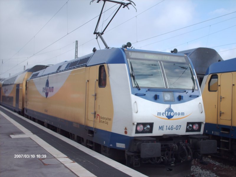 ME 146-07 ,der den Stadtnamen Lauenbr�ck tr�gt, zog am 10.03.2007 den ME nach Hamburg Hauptbahnhof. Dieser steht in Uelzen zur Abfahrt bereit.