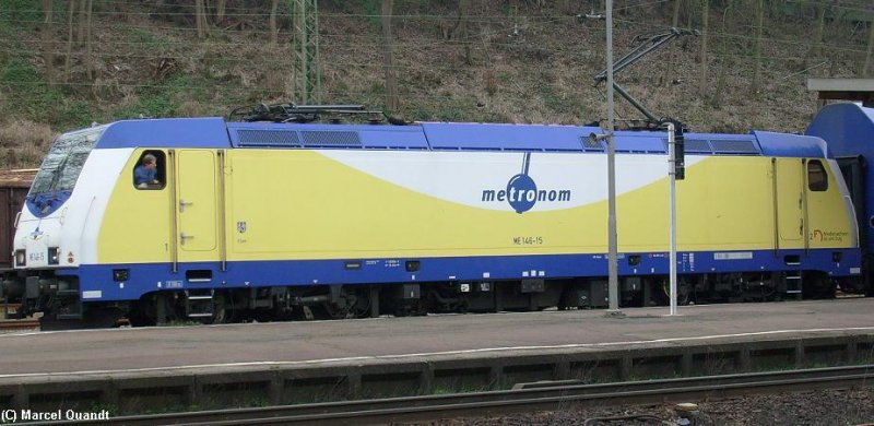 ME 146-15 steht mit ihrem Metronom abfahrbereit in Kreiensen.