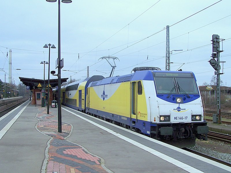 ME 146-17 kam vor gut 10 Minuten als ME aus Hannover Hbf heir an und f�hrt in 3 Minuten wieder Richtung G�ttingen. Am 09.03.08 in Uelzen