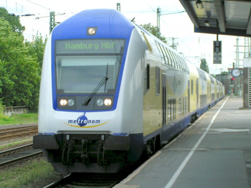 ME81161 fhrt am 5.9.2006 pnktlich am Hbf Bremen ein 