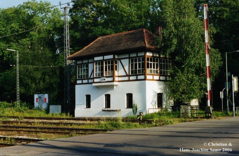 Mech. Stellwerk  Lrw  mit Schrankenanlage im Gterbahnhof Lindau ca. 2000.