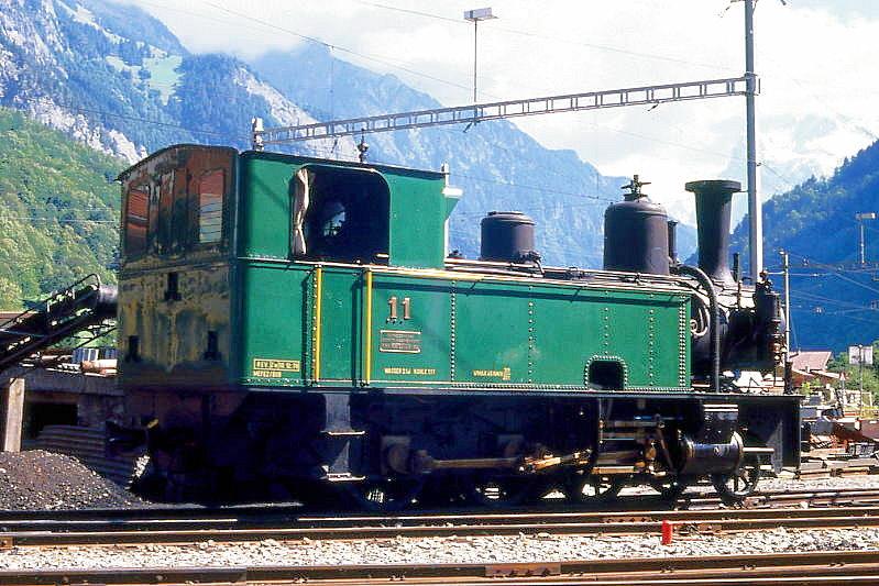 MEFEZ/exRhB - G 3/4 11 am 30.10.1992 in Zweiltschinen - Dampflok - Baujahr 1902 Inbetriebnahme: 08.01.1903 - SLM 1476 - Gewicht 33,90t - 184 KW - LP 8,43m - zulssige Geschwindigkeit 45 km/h - =10.12.1978 - Mutation: ex RhB G 3/4 11 - 1977 an MEFEZ - Wiederinbetriebnahme 06.05.1979 - 1990a - 2000 an Club 1889.
