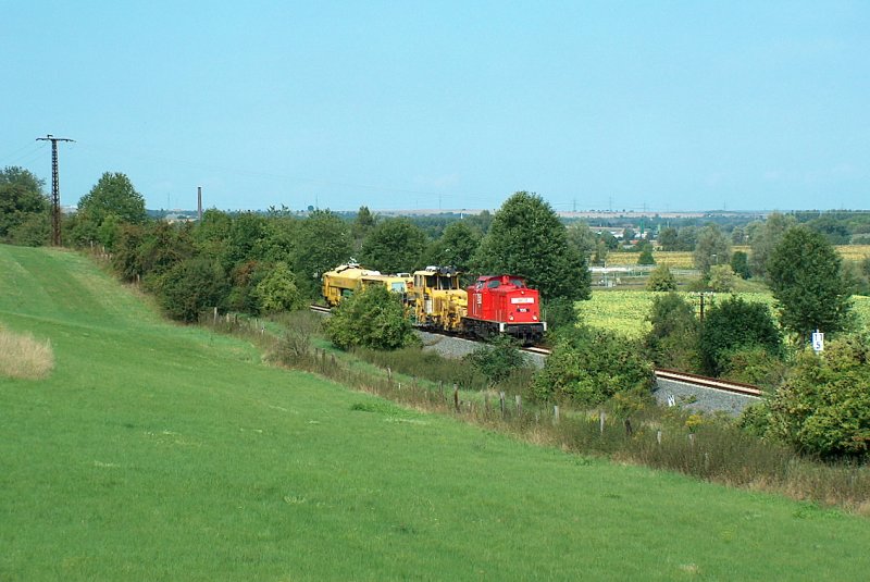 MEG 105 mit dem DBV 93776 von Karsdorf nach Braunsbedra, bei Laucha (Unstrut); 27.08.2009