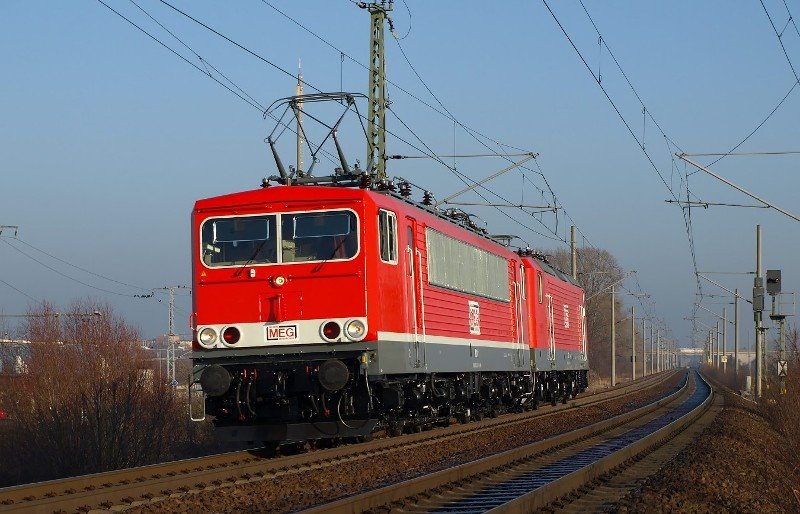 MEG 701 und602 am 30.12.08 bei der berfhrung von Dessau nach Buna kurz vor Halle Saale.