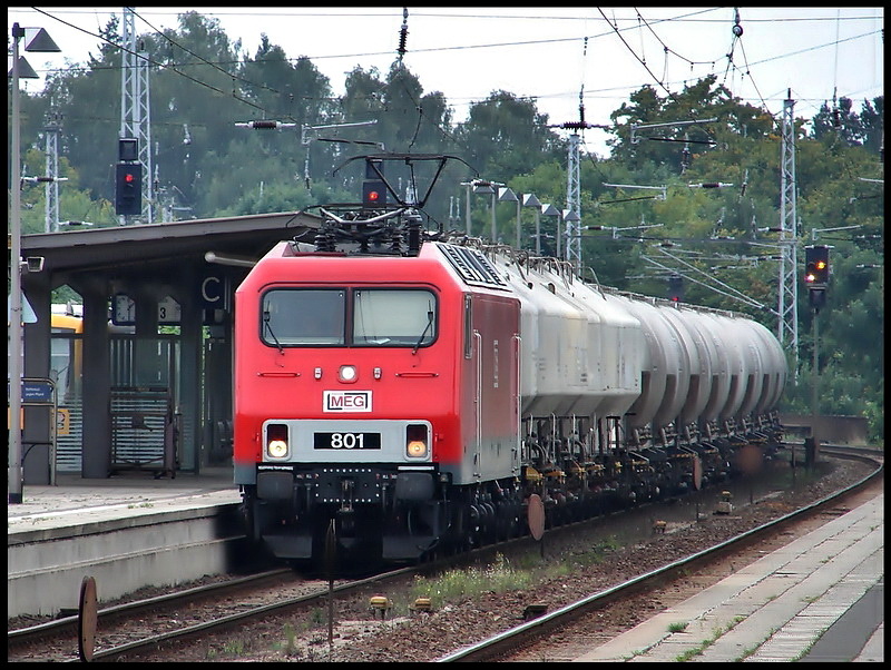 MEG 801 durchfhrt den Bhf Neustrelitz in Richtung Rostock. am 26.08.08 
