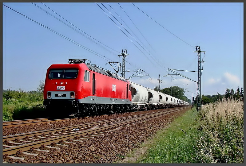 MEG 801 mit einem Zementzugumleiter aus Rdersdorf kurz vor Stralsund.  am 01.07.09
